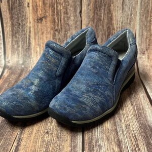 Preowned Nurse Mates Blue Slip-On Shoes Size 6.5M Item #PHK6760